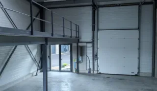  LOCAL D'ACTIVITÉS SAINT AVÉ 135 m²