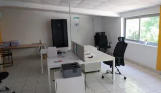  LOCAUX D'ACTIVITÉS 1 556 M² SAINTE-LUCE-LOIRE