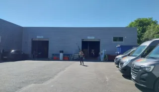  LOCAUX D'ACTIVITÉS 1 556 M² SAINTE-LUCE-LOIRE