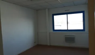  EN INVESTISSEMENT BUREAUX AURAY 159 m²