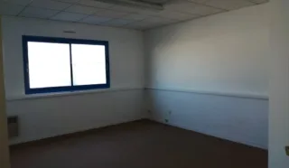 EN INVESTISSEMENT BUREAUX AURAY 159 m²