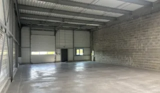  LOCAUX D'ACTIVITÉS 251 M² DERVAL