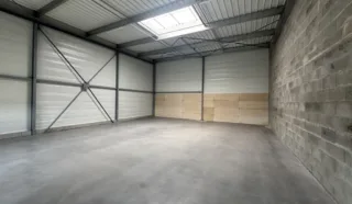  LOCAUX D'ACTIVITÉS 157 M² DERVAL