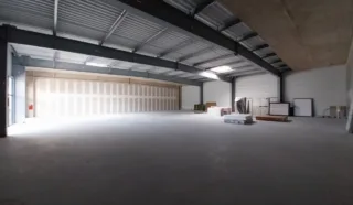  LOCAUX COMMERCIAUX 550 m² LANDERNEAU