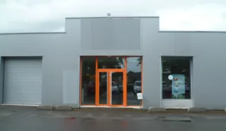  LOCAUX ACTIVITÉS 285 M² ST ETIENNE DE MONTLUC