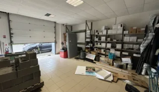  LOCAUX ACTIVITÉS 285 M² ST ETIENNE DE MONTLUC