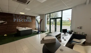  LOCAUX ACTIVITÉS 285 M² ST ETIENNE DE MONTLUC