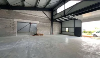  1 CELLULE D'ACTIVITÉS 250 m² LA BOUEXIERE