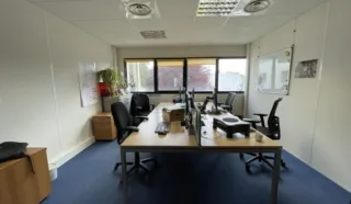  BUREAUX 370 m² SAINT-GREGOIRE