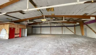  LOCAL COMMERCIAL 400 m² QUEVERT