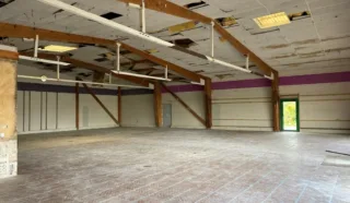  LOCAL COMMERCIAL 400 m² QUEVERT