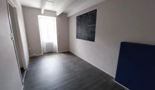  LOCAL COMMERCIAL 205 m² LANDERNEAU