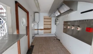  LOCAL COMMERCIAL 205 m² LANDERNEAU