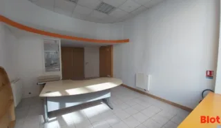  LOCAUX COMMERCIAUX 26 M² NANTES
