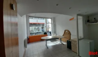 LOCAUX COMMERCIAUX 26 M² NANTES