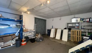  LOCAL D'ACTIVITES ET BUREAUX MELESSE 200 m²