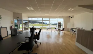  LOCAL D'ACTIVITES ET BUREAUX MELESSE 200 m²