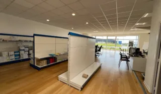 LOCAL D'ACTIVITES ET BUREAUX MELESSE 200 m²