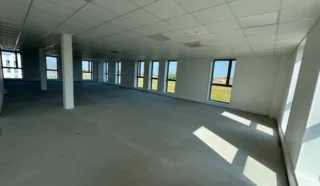  BUREAUX NEUFS 1 377 M² VALLET