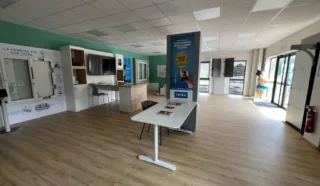  Local d'activités 220 m² ROUTE DU MEUBLE