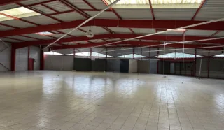  LOCAL ACTIVITES 1 438 m² NANTES EST