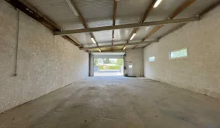  LOCAUX D'ACTIVITES LA BOUEXIERE 235 m²