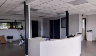  LOCAUX D'ACTIVITES 563 m² ERGUE-GABERIC