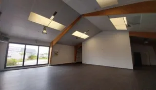  LOCAUX D'ACTIVITÉS 300 M² GUÉRANDE