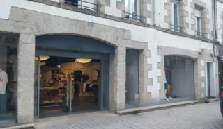  LOCAL COMMERCIAL 220 m² PONTIVY