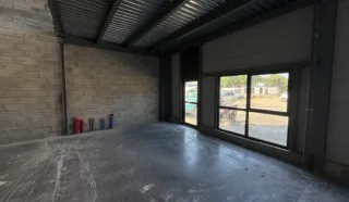  CELLULES D'ACTIVITÉS 259 m² TREILLIÈRES
