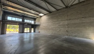  CELLULES D'ACTIVITÉS 259 m² TREILLIÈRES