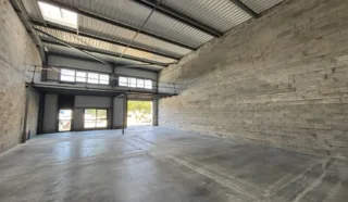  CELLULES D'ACTIVITÉS 269 m² TREILLIÈRES