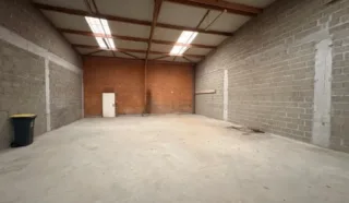  LOCAL D'ACTIVITÉS PLESCOP 165 m²