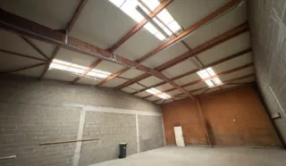 LOCAL D'ACTIVITÉS PLESCOP 165 m²