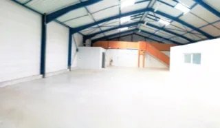  LOCAL D'ACTIVITES 450 m² GUIPAVAS