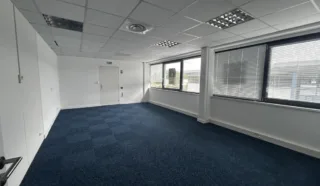  BUREAUX 193 m² SAINTE LUCE SUR LOIRE