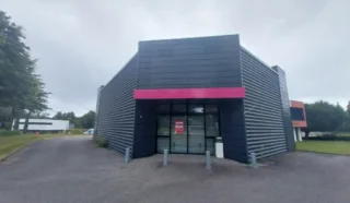  OU  BATIMENT COMMERCIAL 190 M² BIGNAN