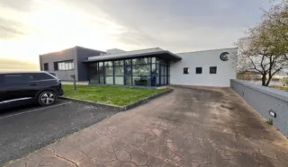  BUREAUX 576 M² LOUDEAC