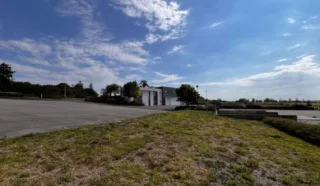  BUREAUX 576 M² LOUDEAC