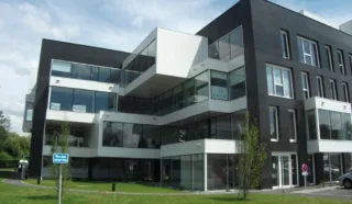  BUREAUX 233 m² RENNES