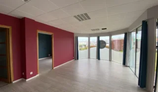  LOCAUX COMMERCIAUX TADEN 220 m²