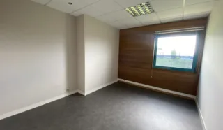  LOCAUX COMMERCIAUX TADEN 220 m²