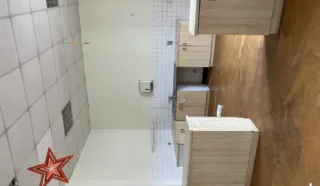  BUREAUX 428 m² VITRE