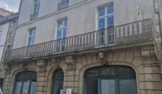  BUREAUX 428 m² VITRE