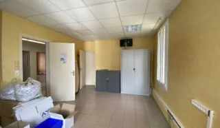  BUREAUX PLEURTUIT 181 m²