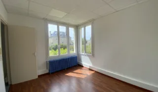  BUREAUX PLEURTUIT 181 m²