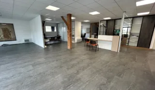  LOCAL D'ACTIVITES PACE 1 100 m²
