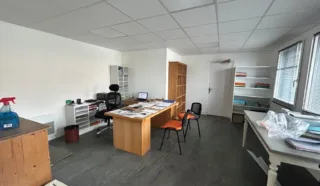  LOCAL D'ACTIVITES PACE 1 100 m²
