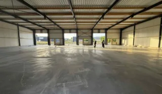  3 CELLULES D'ACTIVITES 200 m² YFFENDIC