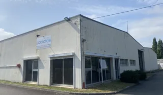  LOCAL D'ACTIVITES SAINT-SAMSON-SUR-RANCE 975 m²